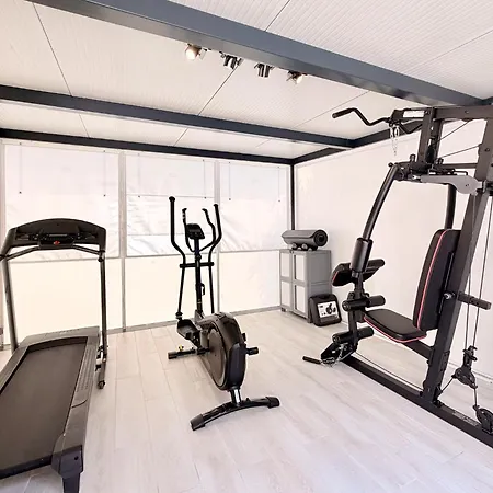 Escapade Ultime Avec Piscine, Jacuzzi & Gym Willa